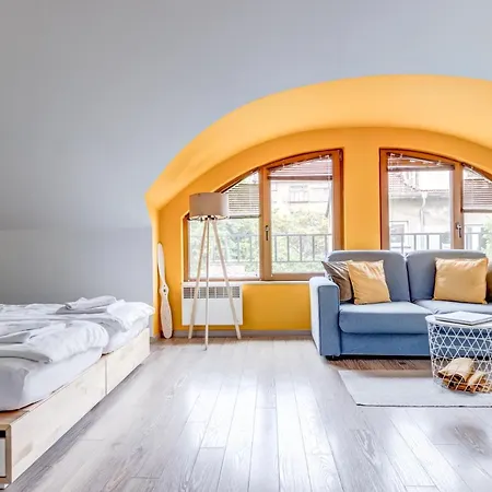 Apartment Park Loft Next To Eagle's Bridge *